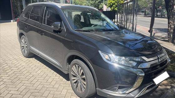 MITSUBISHI OUTLANDER 2.0 MIVEC GASOLINA HPE AUTOMÁTICO